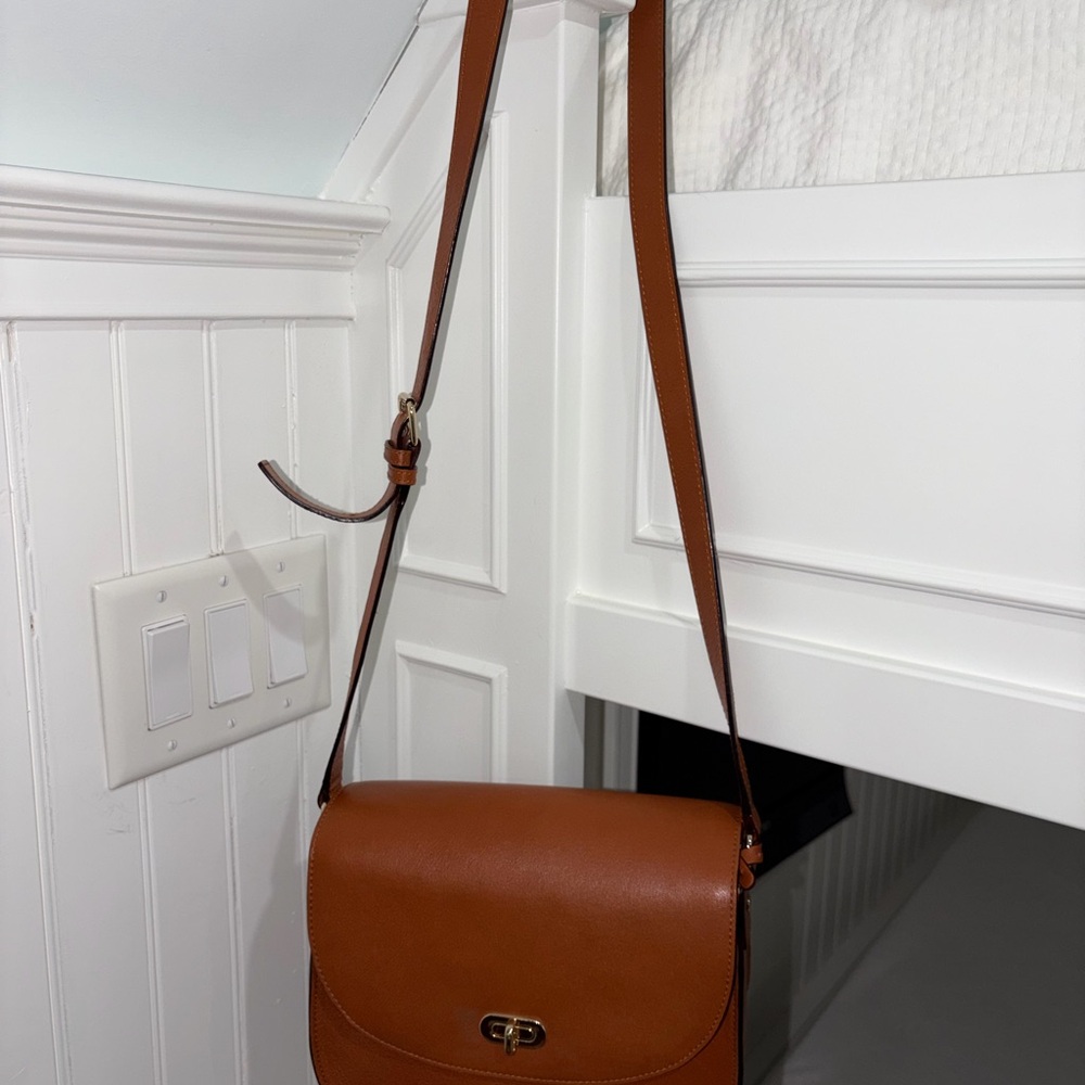 Lo & Sons Claremont Leather Sienna Crossbody Bag - Picture 6 of 11